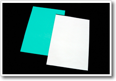 光る花瓶　線の一本一本が光っている